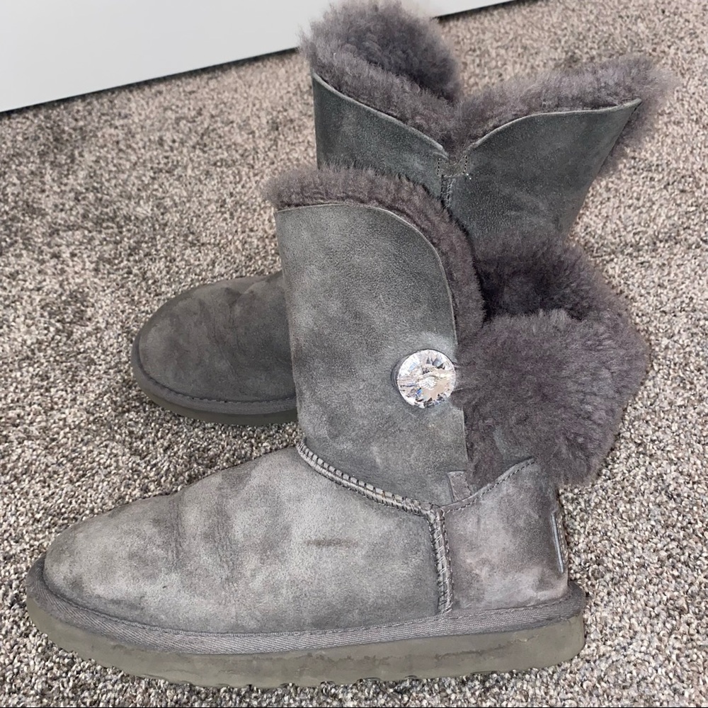 UGG AUSTRALIA Classic Short Gray Bailey Button Bling Boot